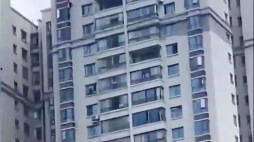 贵阳花果园吃瓜,贵阳街头的热辣消暑新体验