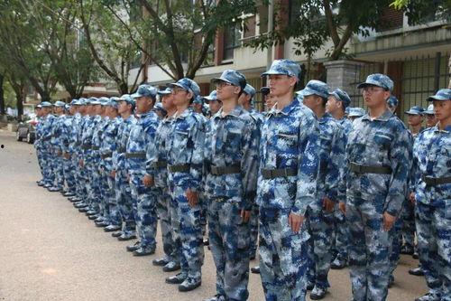 吃瓜爆料军训,揭秘校园里的“吃瓜”爆料