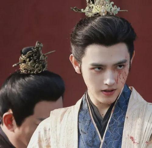 古装美男吃瓜,宫廷风云下的俊秀佳话