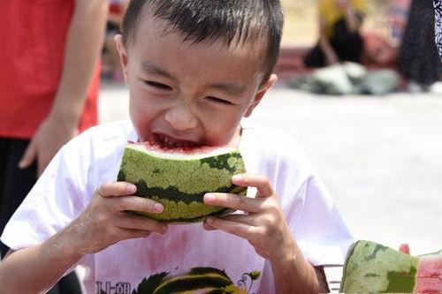 带你吃瓜带孩子